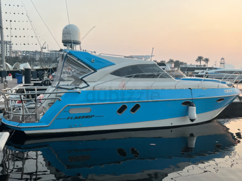 Mini yacht flagship 2012