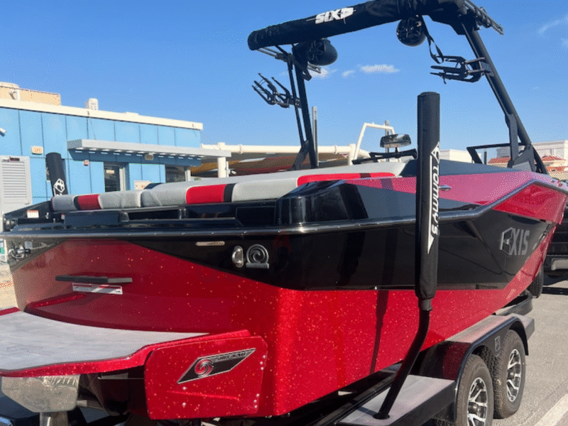 Axis T235 - 23.5ft Wakesurf Boat