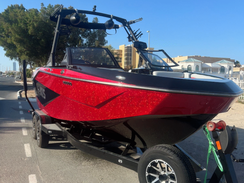 Axis T235 - 23.5ft Wakesurf Boat