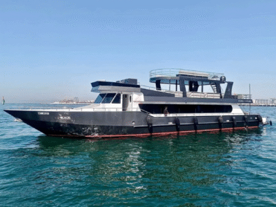 130ft party yacht
