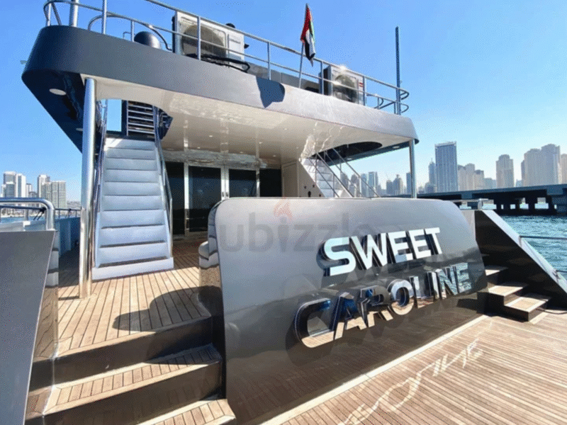 130ft party yacht