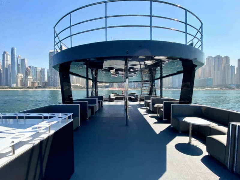 130ft party yacht