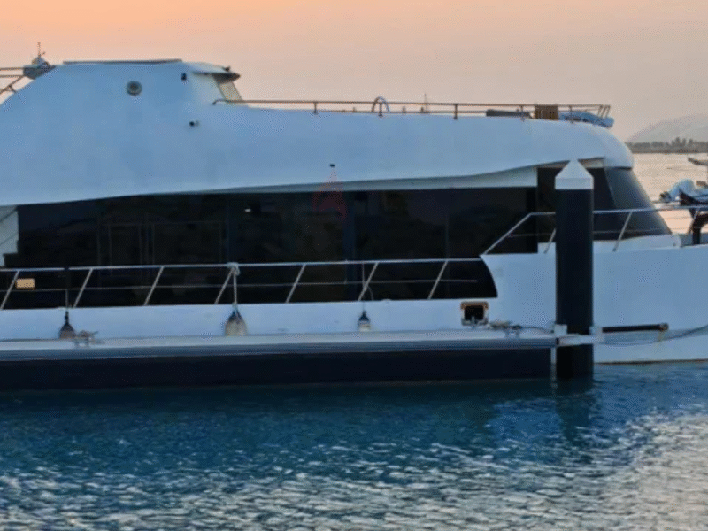 Double Decker Double bedroom Big lounge HOUSE BOAT
