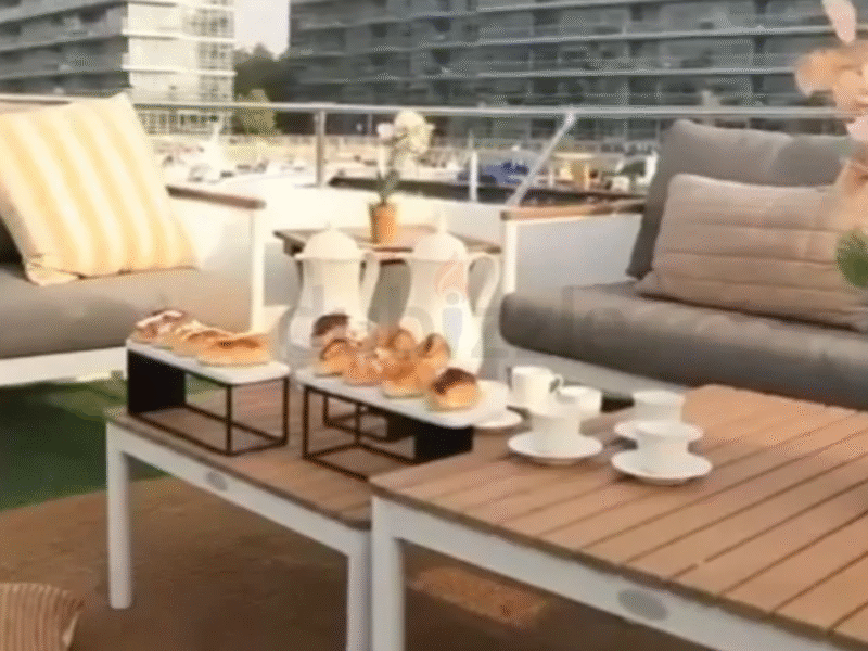 Double Decker Double bedroom Big lounge HOUSE BOAT