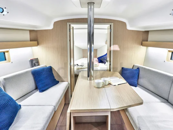 BENETEAU OCEANIS 34.1 - NEW
