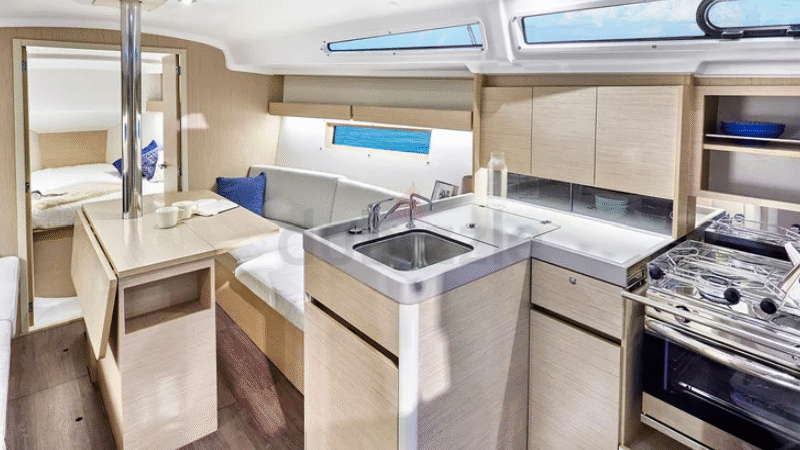 BENETEAU OCEANIS 34.1 - NEW