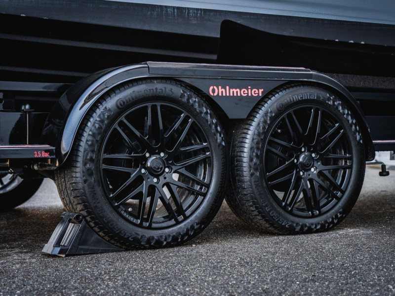 Brabus Shadow 300 Cross Top incl. Trailer