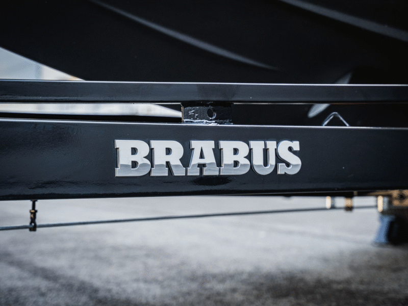 Brabus Shadow 300 Cross Top incl. Trailer