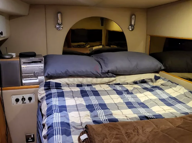 2006 Fly Bridge Catamaran Yacht