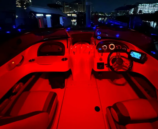 Jet boat sea rey
