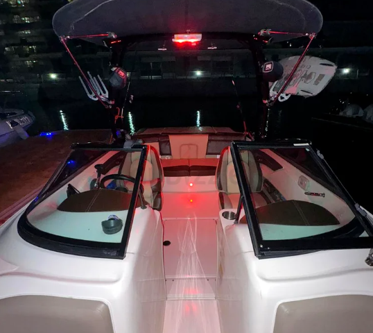 Jet boat sea rey