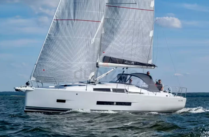 Hanse 360 Sailing Yacht - European Yacht of the Year 2025