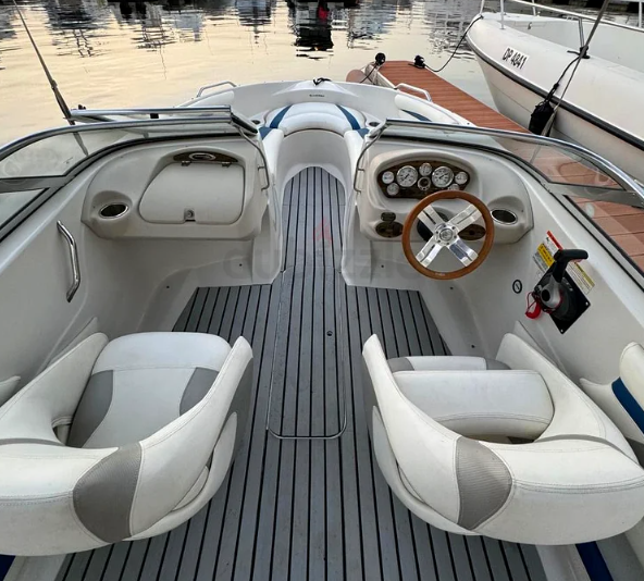 21 Ft American Glastron Boat