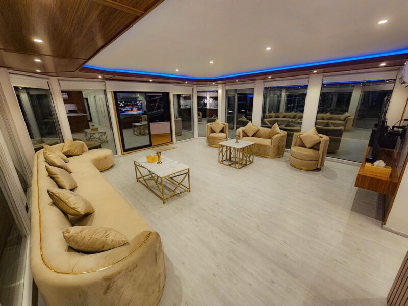 House Boat