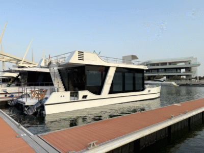 Luxury Floating Houseboat – 18m x 6m