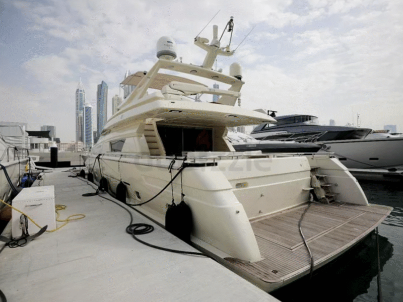 1996 Ferretti Yachts 80