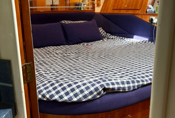 Adora 53 Plus Extended Swim Platform Tender