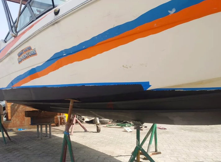 Speed boat for sale 1200 HR with full service