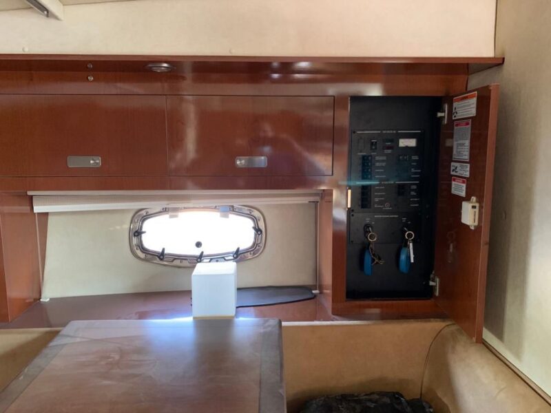 SeaRay Sundancer 310 + trailer URGENT SALE