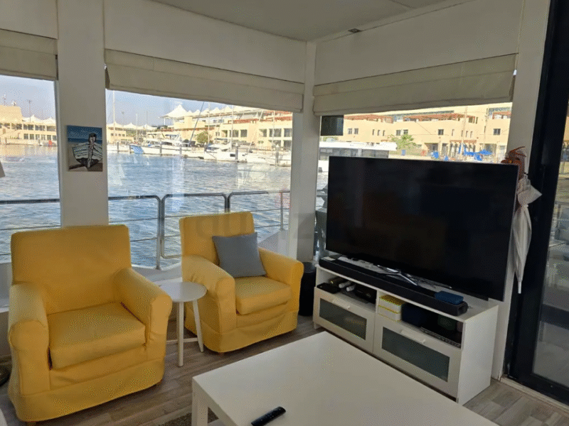 ️ FOR SALE: LUXURY HOUSEBOAT – AED 1.2M