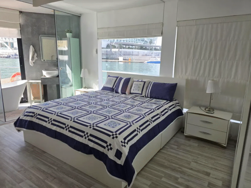 ️ FOR SALE: LUXURY HOUSEBOAT – AED 1.2M