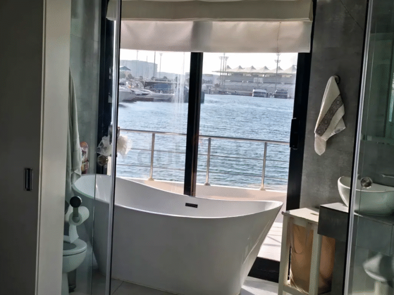 ️ FOR SALE: LUXURY HOUSEBOAT – AED 1.2M