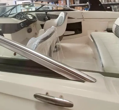 Sea Ray Model 210 SLX - 2015